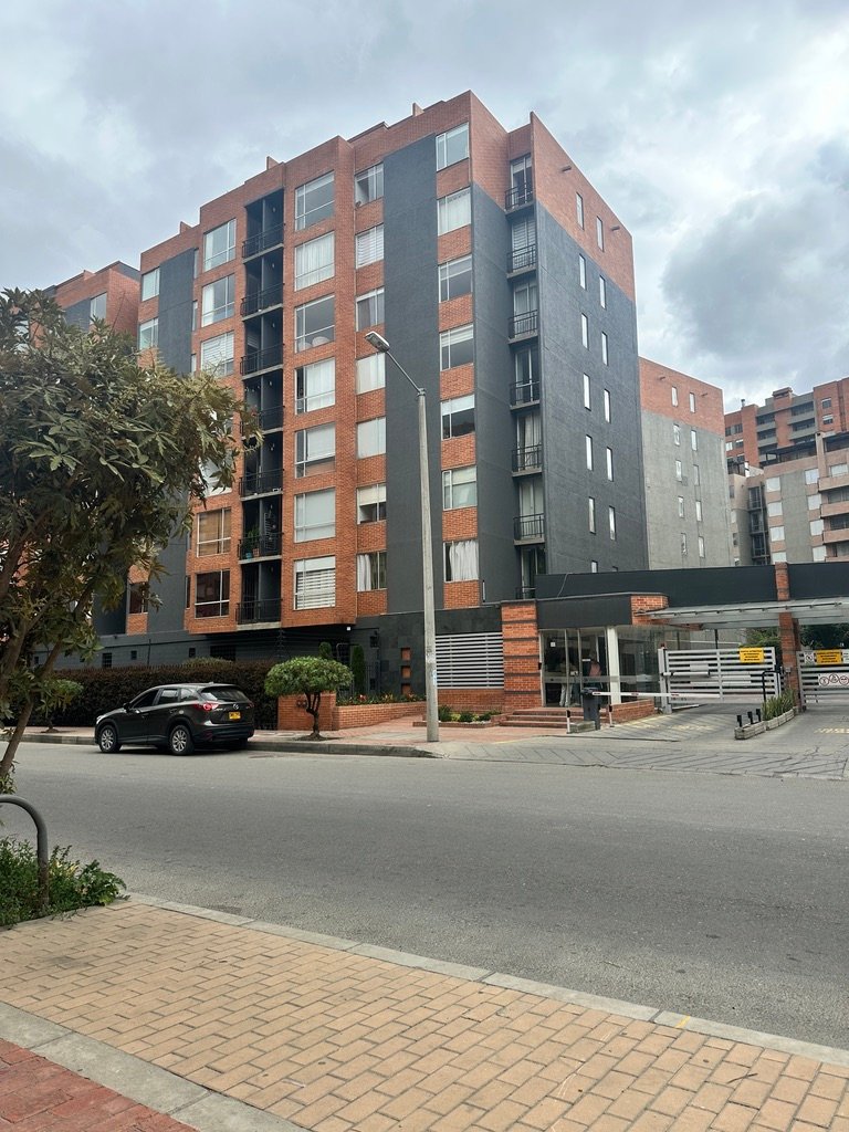 1 APARTAMENTO APARTAMENTO COLINAS DE GRATAMIRA FACHADA ENTUZONA