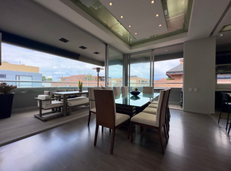 3 SALA COMEDOR PENTHOUSE APARTAMENTO MIRO CALLE 109 CERCA A PARQUE DE LA 93 EXTERIOR EN TU ZONA