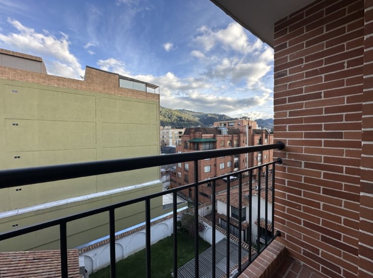 6 APARTAMENTO ALAMEDA DE LOS MOLINOS balcón barrio santa paula Bogotá