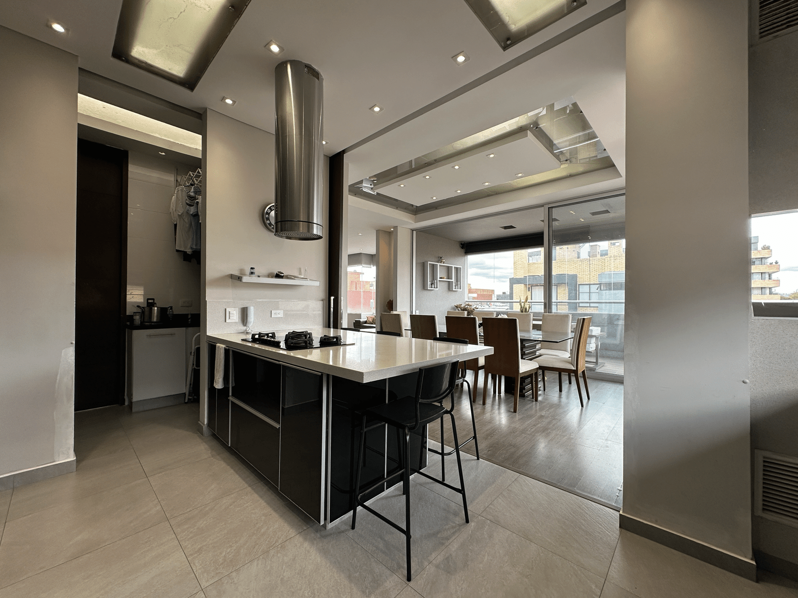 8 COCINA SALA COMEDOR TERRAZA PENTHOUSE APARTAMENTO MIRO CALLE 109 CERCA A PARQUE DE LA 93 EXTERIOR EN TU ZONA