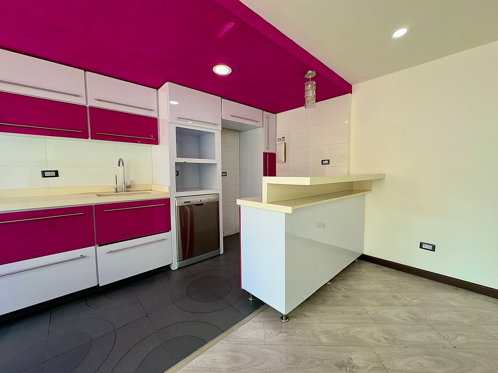 8 APARTAMENTO LOS CERRITOS EN CEDRITOS LISBOA cocina remodelada