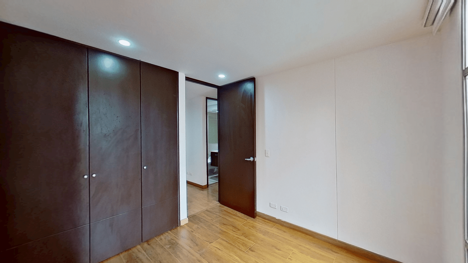 8 APARTAMENTO ALTOS DE GINEBRA EN BELLA SUIZA HABITACIÓN CON CLOSET