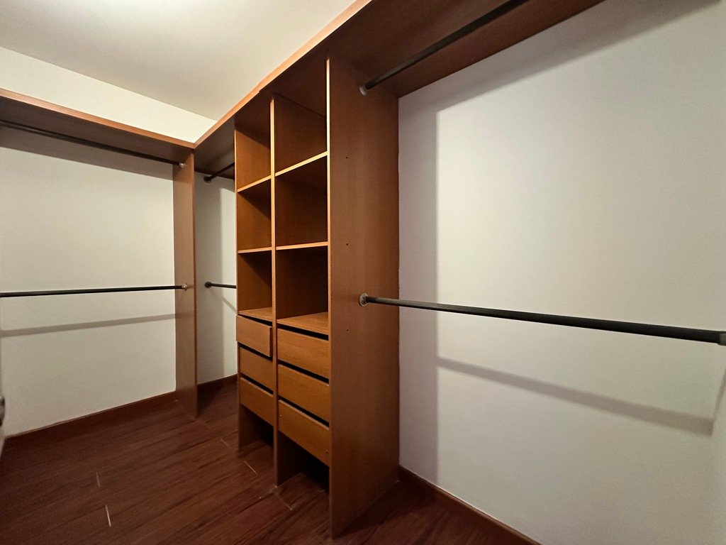 9 APARTAMENTO APARTAMENTO COLINAS DE GRATAMIRA HABITACIÓN CON CLOSET Y VESTIER ENTUZONA